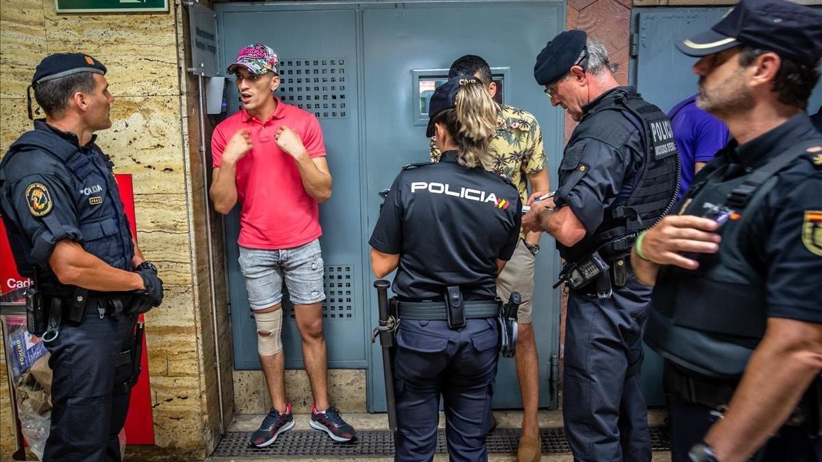 barcelona 27 03 2019  despliegue mossos por estaciones de me190929135807