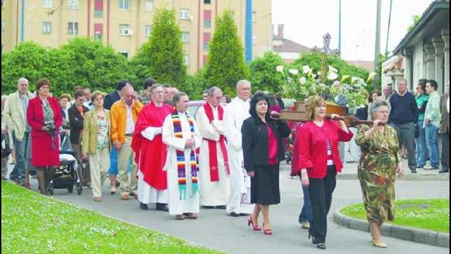 Jove celebró la fiesta patronal de la Santa Cruz con un acto religioso y social