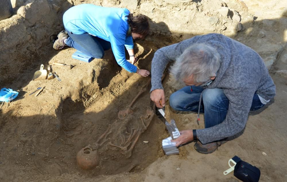 Cornelia, un esqueleto de 2.000 años en A Lanzada