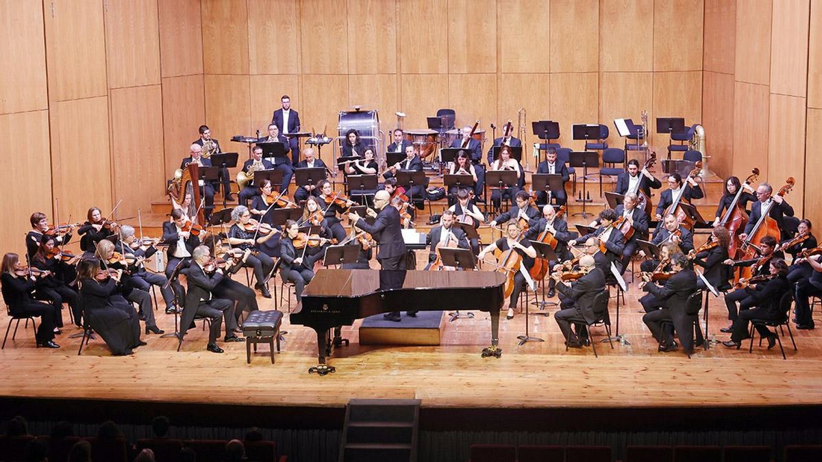 Concierto de orquesta de la Real Filharmonía de Galicia en el Teatro Afundación García Barbón.
