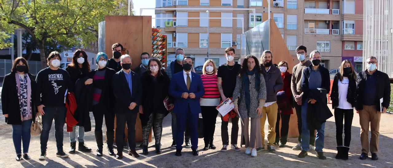 Autoridades, representantes de la EASD y artistas se han dado cita en la inauguración de la nueva propuesta de arte urbano.