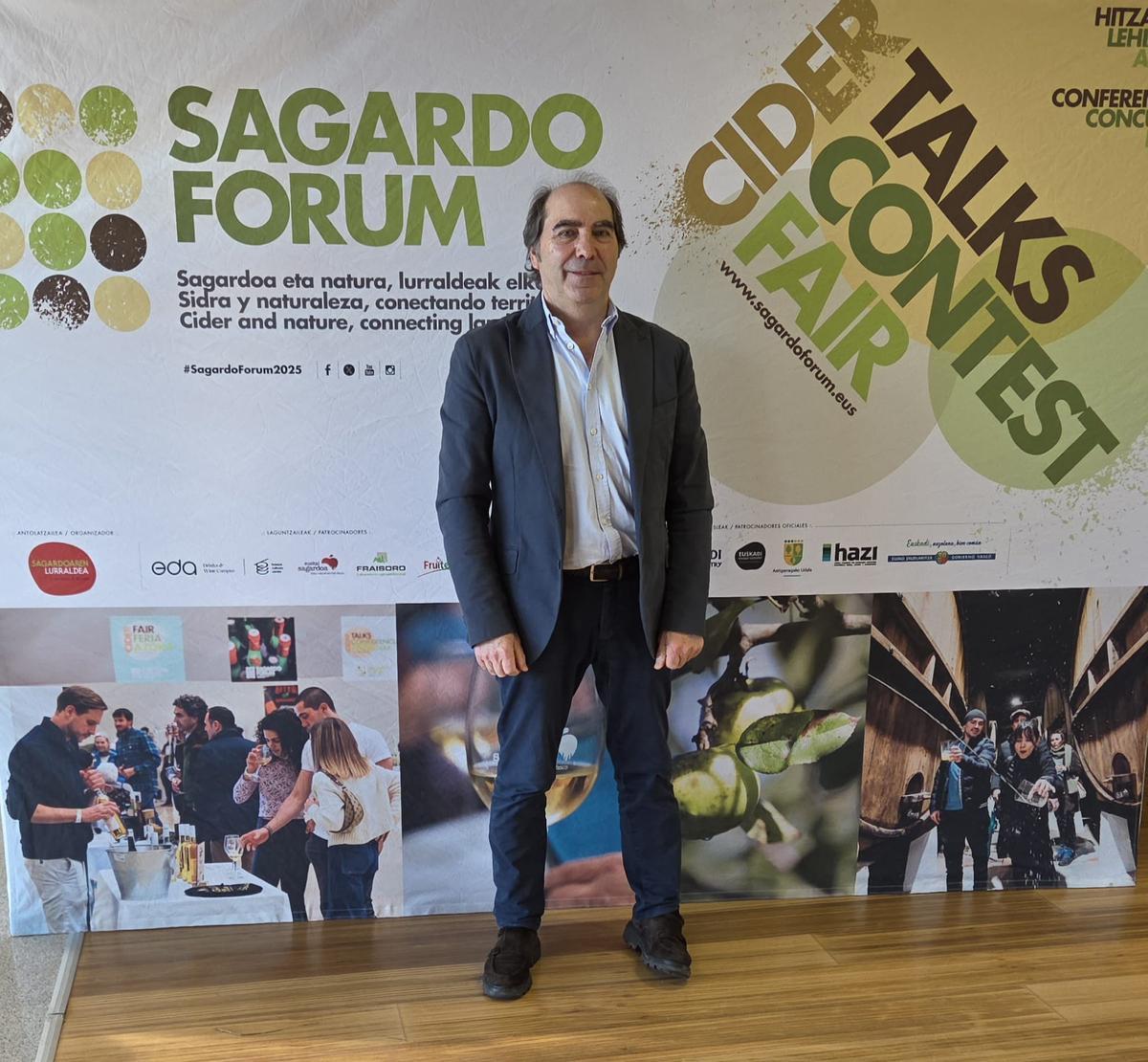 José María Fernández, eleborador de la sidra de hielo "La Comuña", en el Sagardo Forum celebrado en el Basque Culinary Center
