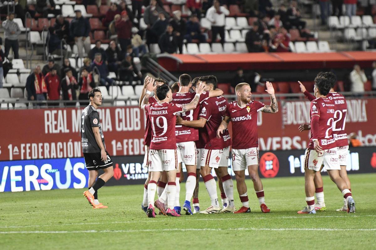 La vital victoria del Real Murcia frente al Tarazona, en imágenes