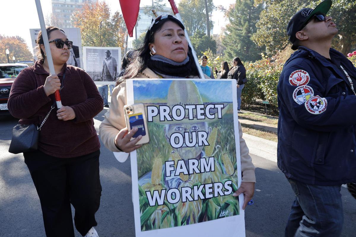 Protesta contra las deportaciones de la Administración Trump en Sacramento, California, en particular en defensa del trabajador del campo.
