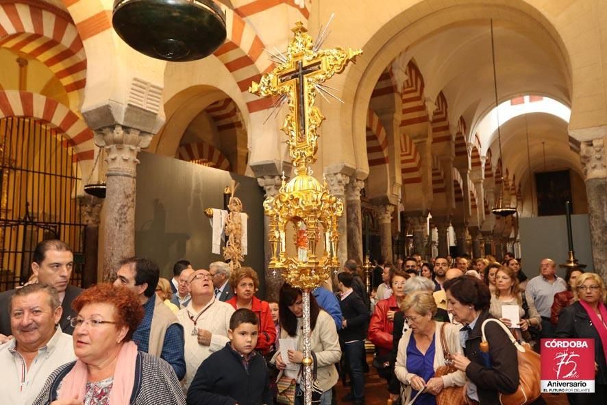 FOTOGALERÍA / La Vera Cruz muestra en la Mezquita Catedral su patrimonio