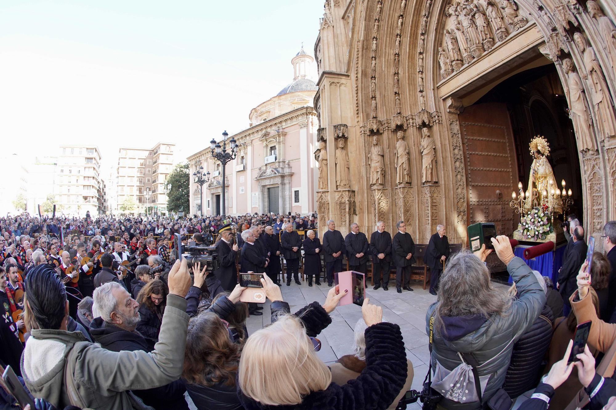 La Virgen de los Desamparados asiste al Tribunal de las Aguas