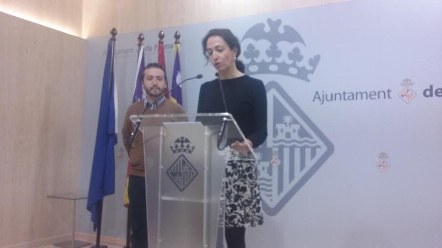 La concejala del PP Lourdes Bosch con Fernando Rubio.