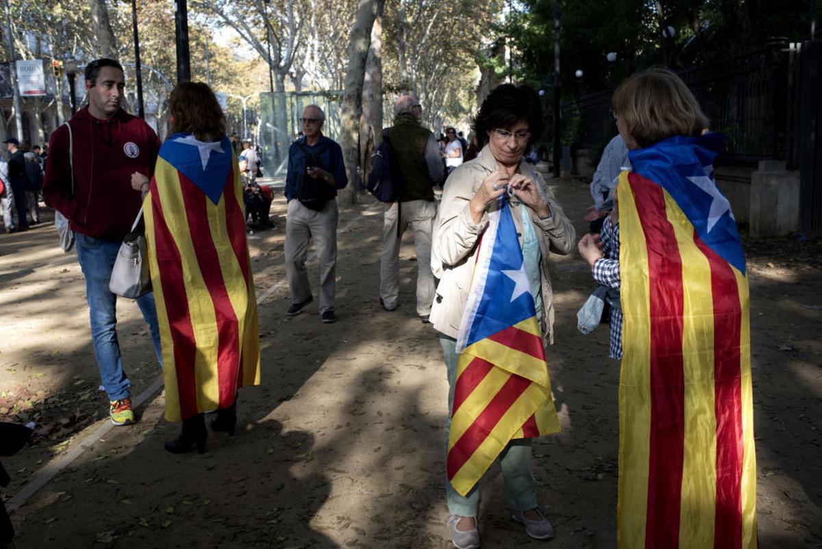 Los independentistas protestan en Barcelona Los independentistas protestan en Barcelona