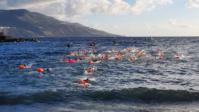 Muere durante la prueba de nado un triatleta que participaba en el Ironman de Vitoria