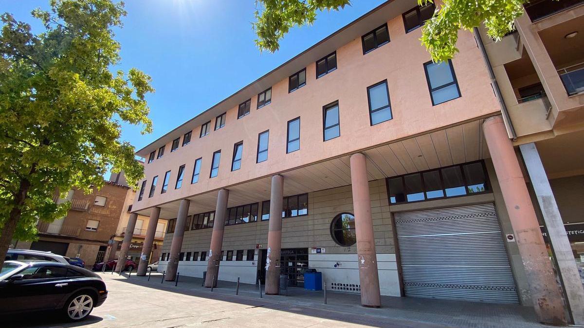 La Biblioteca Ramon Vinyes i Cluet de Berga, a la plaça Europa