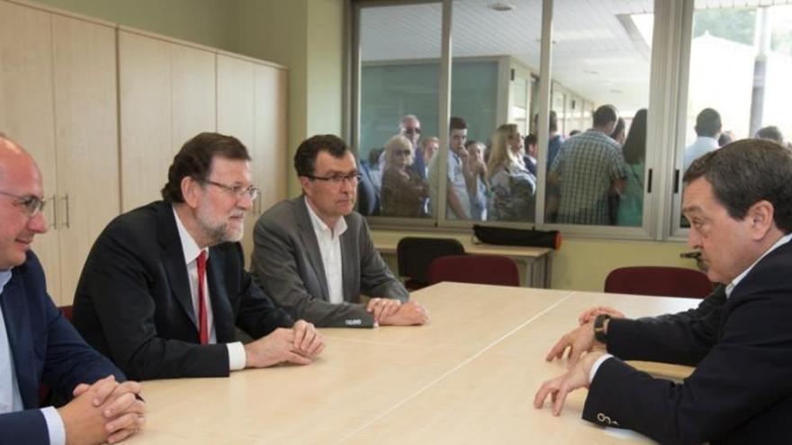 Albarracín (dcha.) en su encuentro con Rajoy, Sánchez y Ballesta.