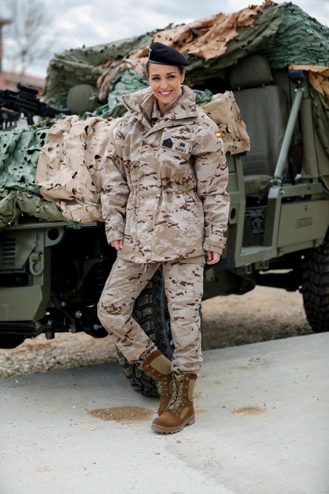 Paula Echevarría con 'total look' militar para interpretar su personaje en 'Los Nuestros 2'