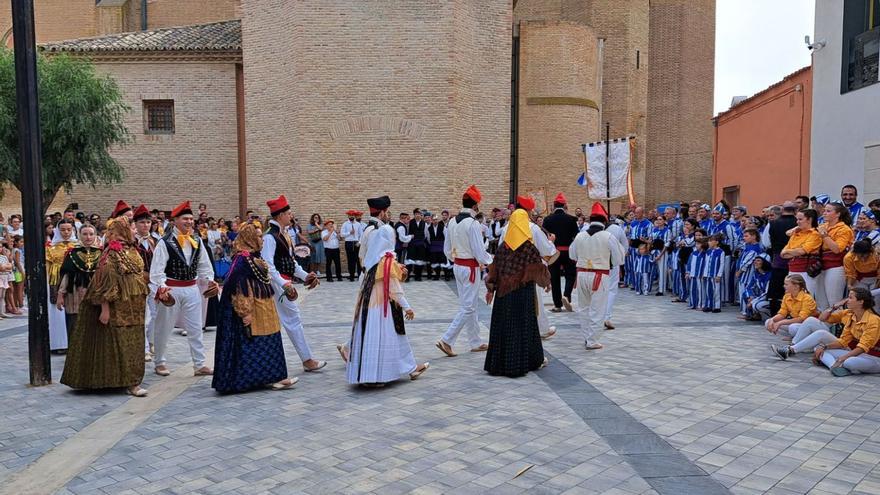 La Colla de Sant Rafel durante el encuentro cultural en Tauste (Zaragoza).