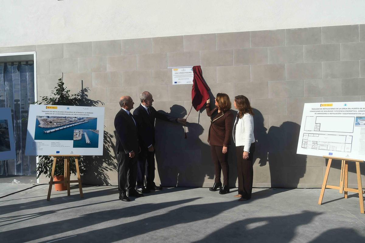 Carmen Crespo, consejera de Agricultura, Pesca, Agua y Desarrollo Rural; Carlos Rubio, presidente de la Autoridad Portuaria en Málaga;  Patricia Navarro, delegada de la Junta de Andalucía en Málaga y el alcalde de Málaga, Francisco de la Torre; durante la inauguración.