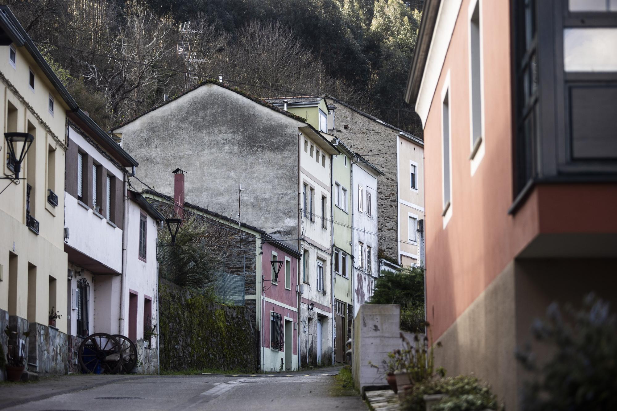 Asturianos en Vegadeo, un recorrido por el municipio