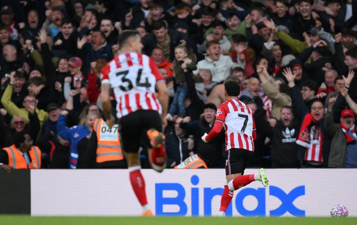 LONDON (United Kingdom), 25/10/2025.- Sunderland's Chemsdine Talbi celebrates scoring the 1-2 goal during the English Premier League match between Chelsea FC and AFC Sunderland, in London, Britain, 25 October 2025. (Reino Unido, Londres) EFE/EPA/DANIEL HAMBURY EDITORIAL USE ONLY. No use with unauthorized audio, video, data, fixture lists, club/league logos, 'live' services or NFTs. Online in-match use limited to 120 images, no video emulation. No use in betting, games or single club/league/player publications