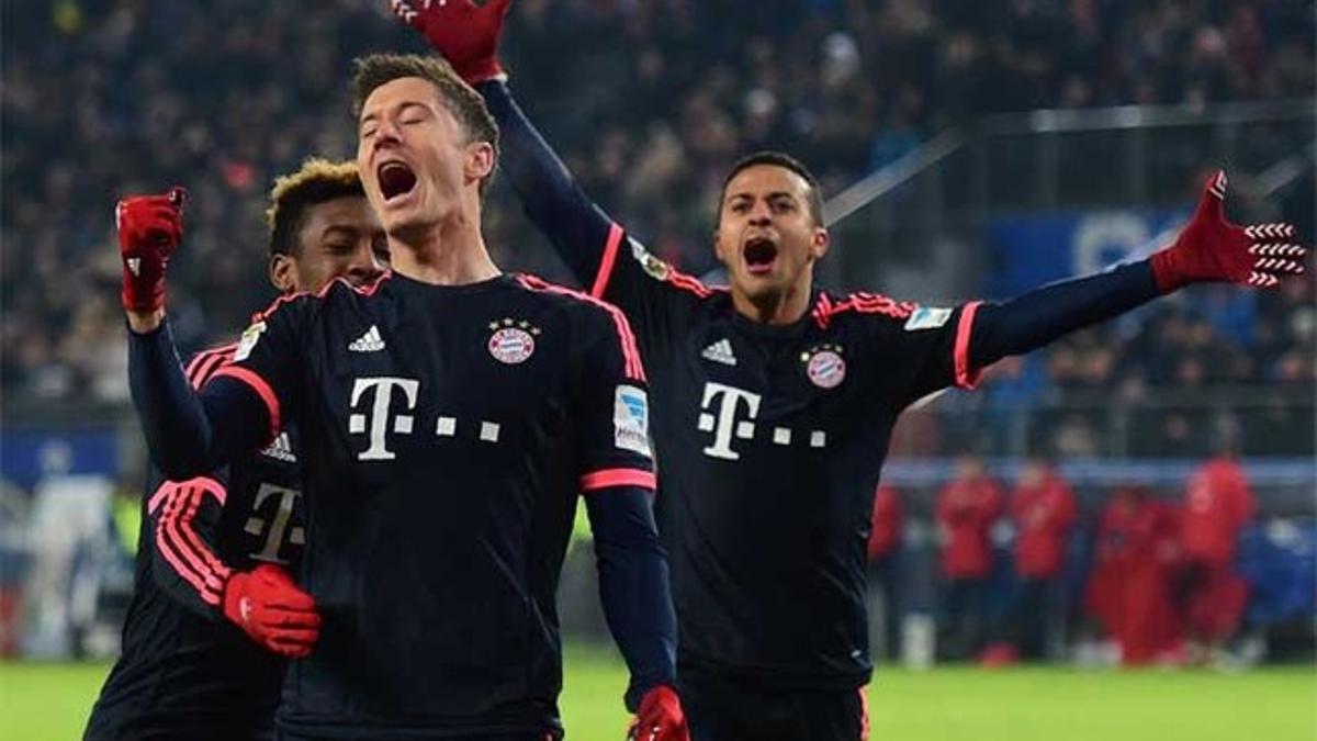 Lewandowski, celebrando uno de sus dos goles