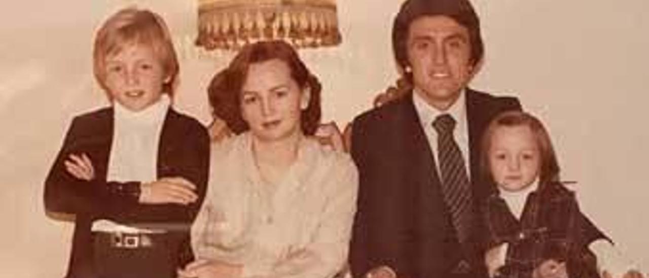 Dusan, Vera, Radomir Antic y Ana, en una foto de familia.