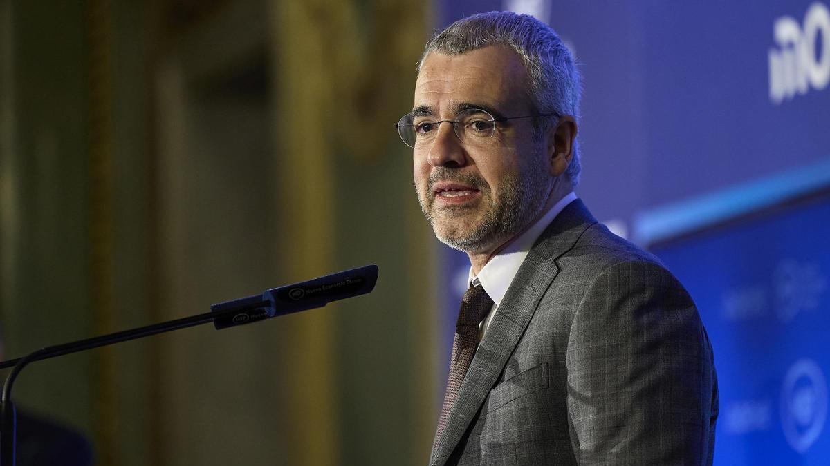 TARIFAS AENA | Aena propone una subida anual de las tarifas de 43 céntimos por pasajero