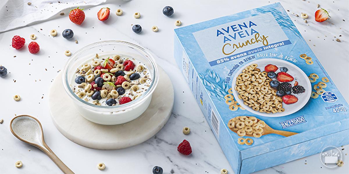 Receta | Avena Crunchy con queso batido, arándanos, frambuesas, fresas y mix de semillas o frutos secos.