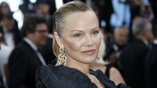 Pamela Anderson aparece irreconocible en Cannes