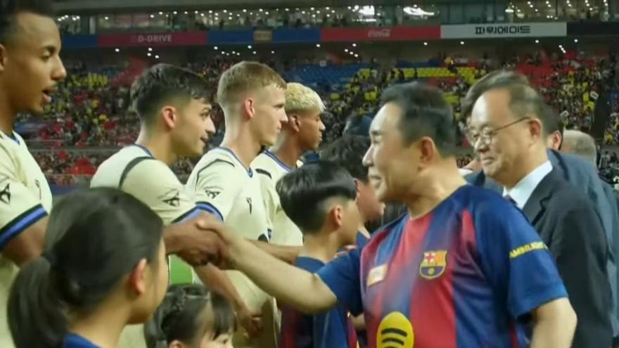 Yoon Hong-guen en la previa del partido entre el FC Seoul y el Barça