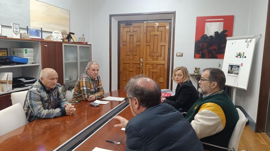 En el sentido de las agujas del reloj: Julio Fueyo, Xuacu de Hoyos, Marina Casero, Roberto Marcos García y José Antonio Cases. | D. O.