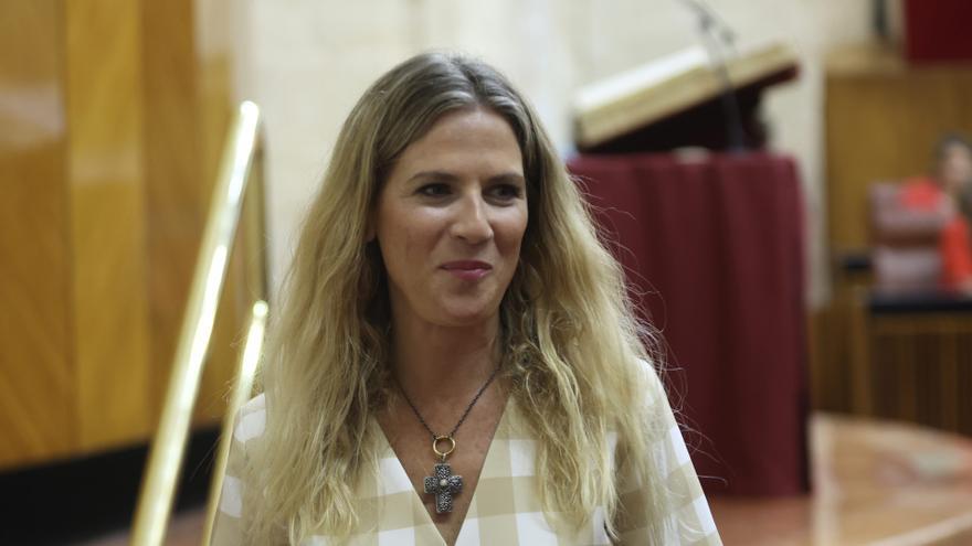 La vicepresidenta del Parlamento andaluz pide a Vox que no la llame &quot;presidente&quot;