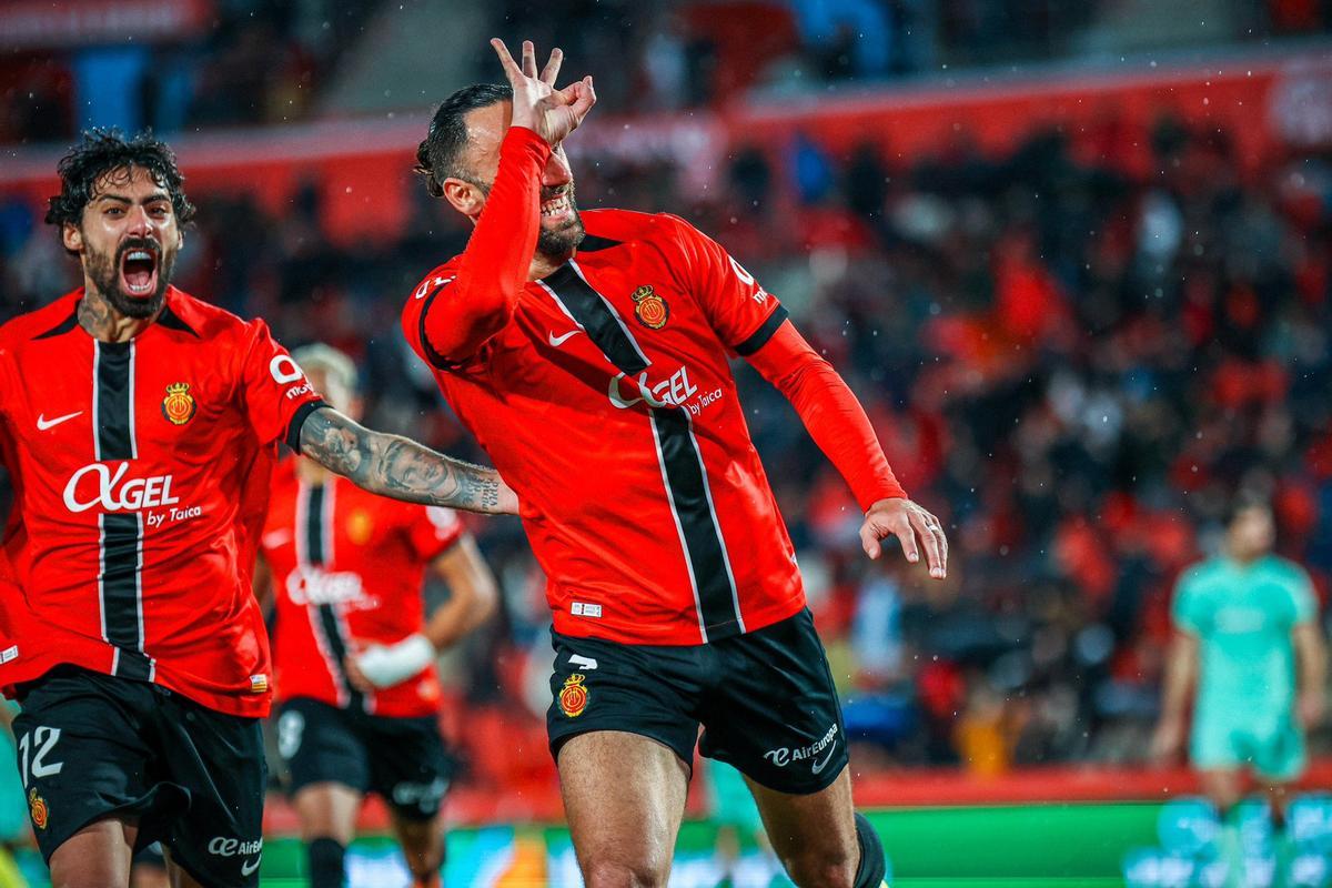 Vedat Muriqi marcó un triplete para el Mallorca