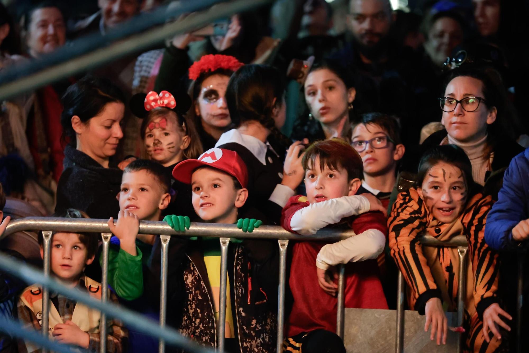 "Queen", los "Angry páxaros" o "Llanera Bros", estrellas carnavaleras en Posada