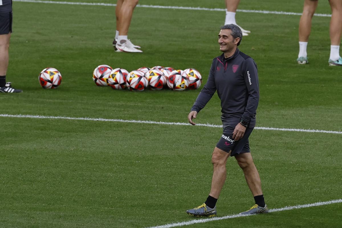 Ernesto Valverde, durante el entrenamiento previo a la final de la Copa del Rey