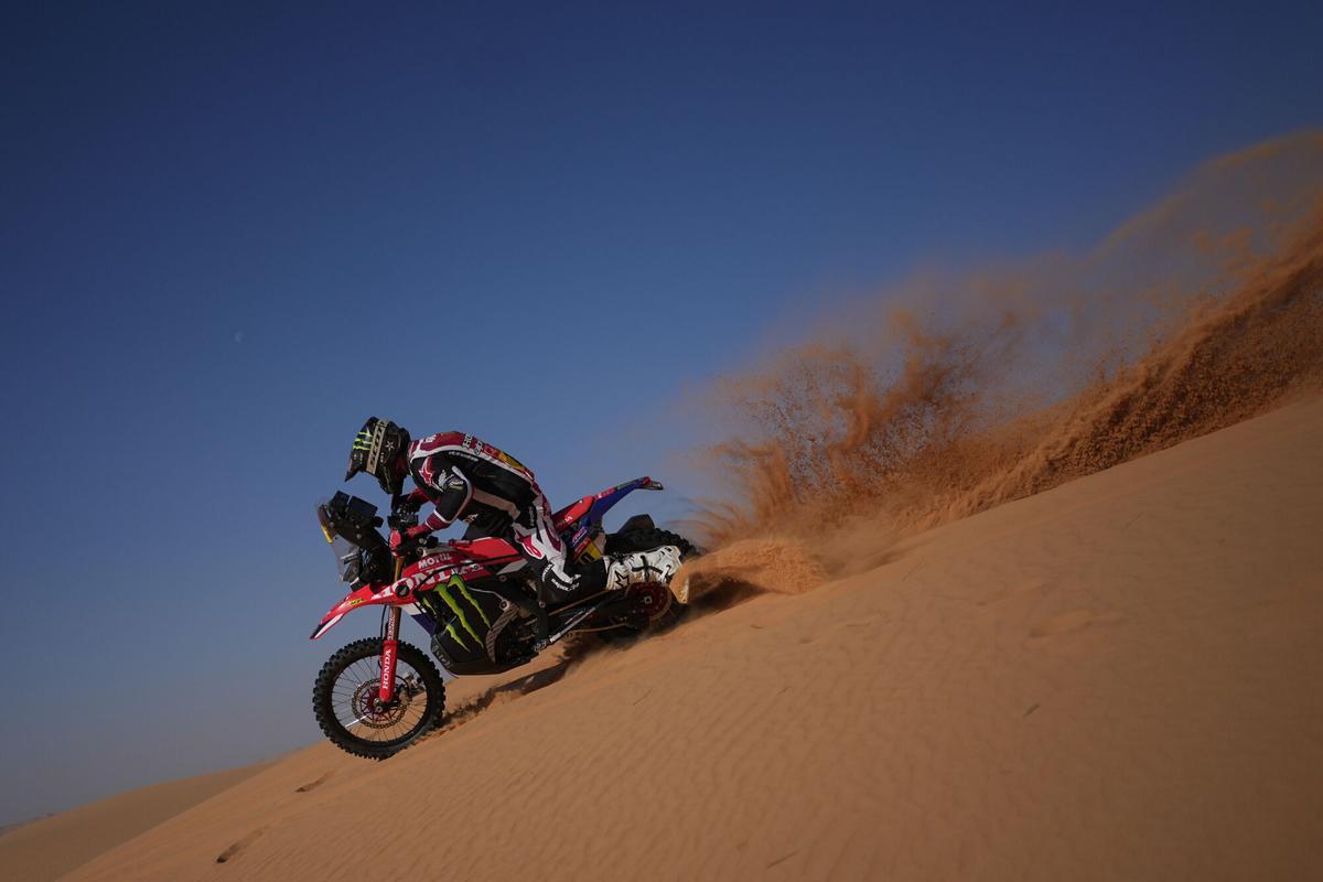 Rider Skyler Howes competes during the sixth stage of the Dakar Rally between Hail and Riyadh, Saudi Arabia, Friday, Jan. 9, 2026. (AP Photo/Thibault Camus)