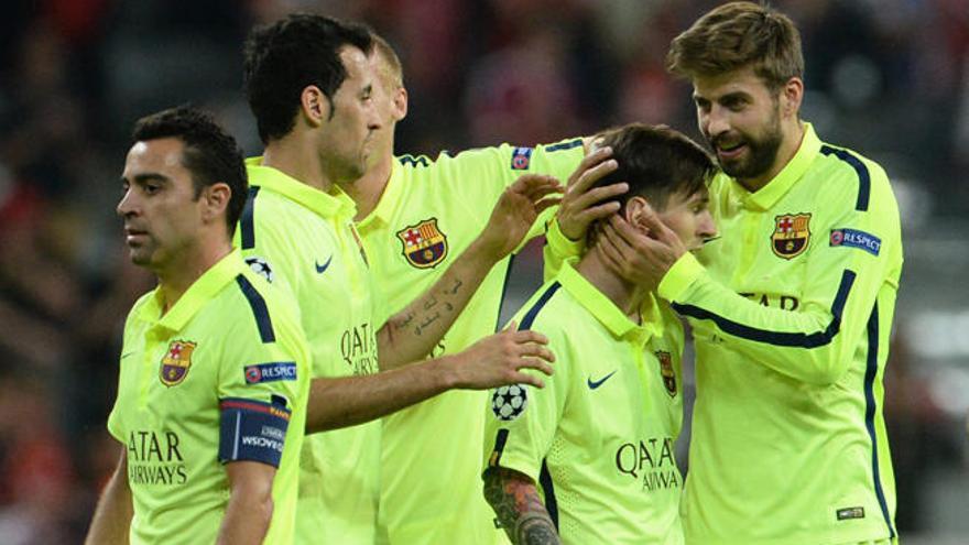 Los jugadores del Barça celebran su pase a la final de Champions.