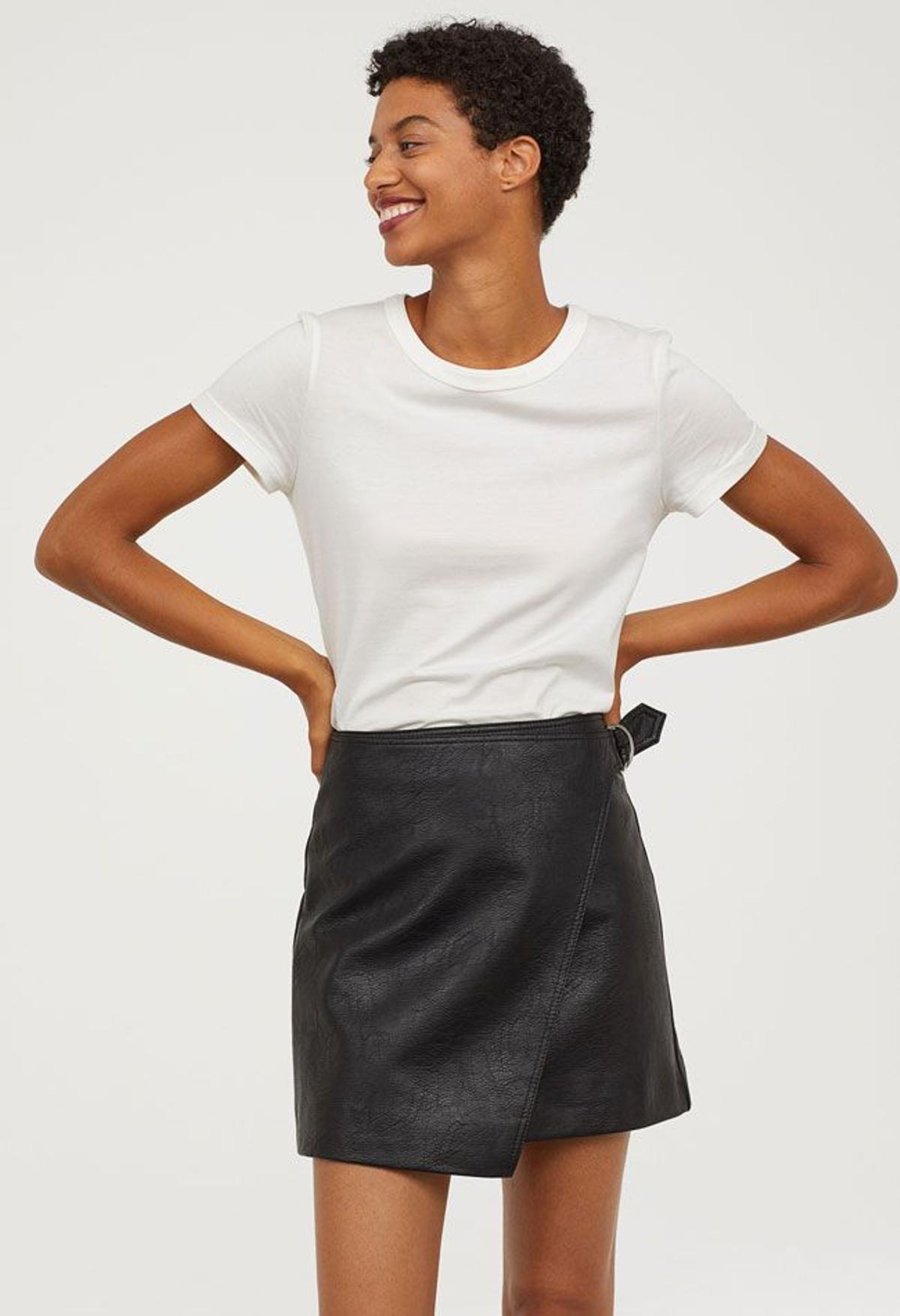 Falda cruzada y asimétrica, de H&amp;amp;M