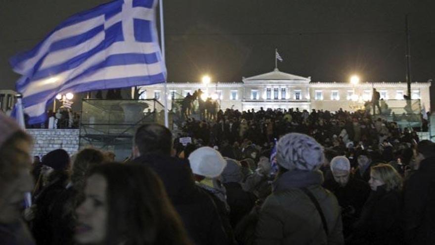 Grecia inicia el pulso con los socios del euro mientras Rusia le brinda su apoyo