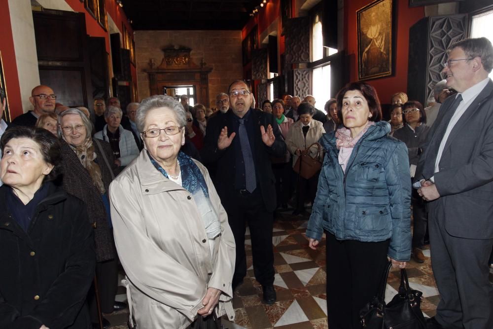 Vecinos de Morella, de visita en el Palau de la Generalitat