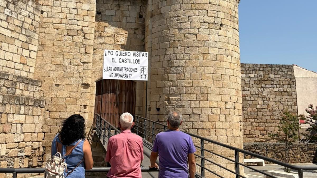 Castillo que se ubica en pleno casco histórico de Coria y que no puede visitarse.