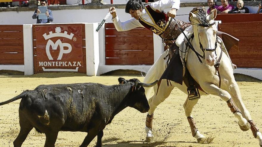 La oposición, en contra de mantener el concurso actual de la plaza de toros