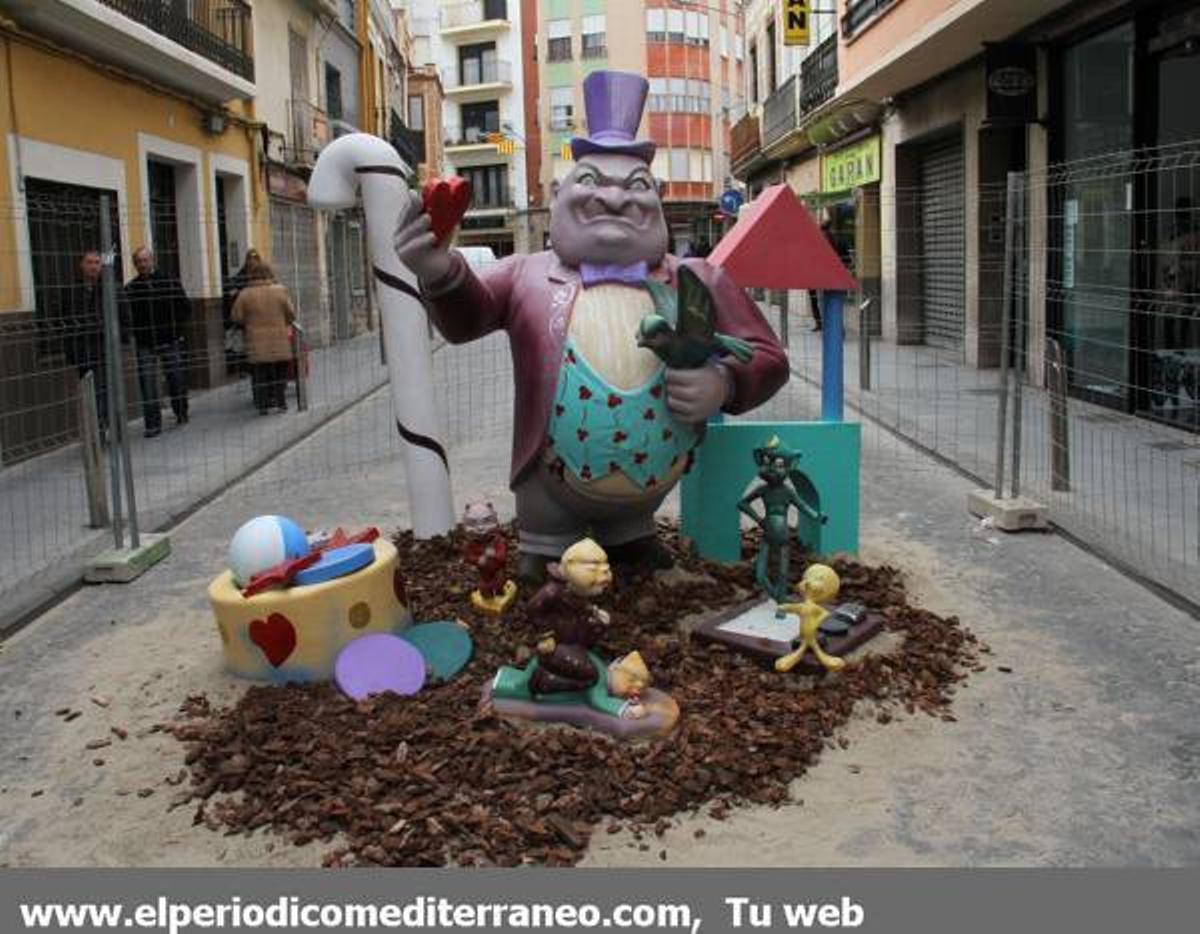 Las reinas falleras de Burriana visitan los monumentos