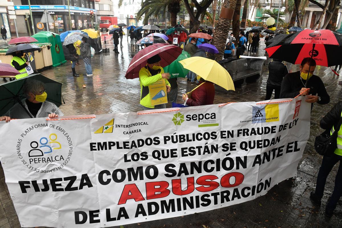 Manifestación de interinos en Las Palmas de Gran Canaria.
