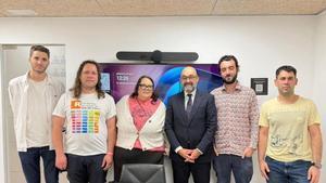 Los representantes de Dignitat a les vies con el presidente de Adif, Pedro Marco de la Peña.