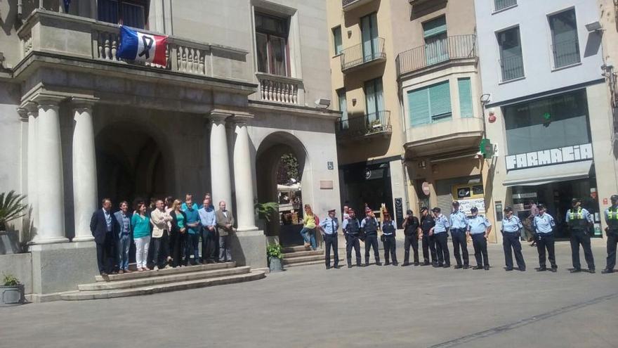 Imatge del minut de silenci guardat a Figueres.