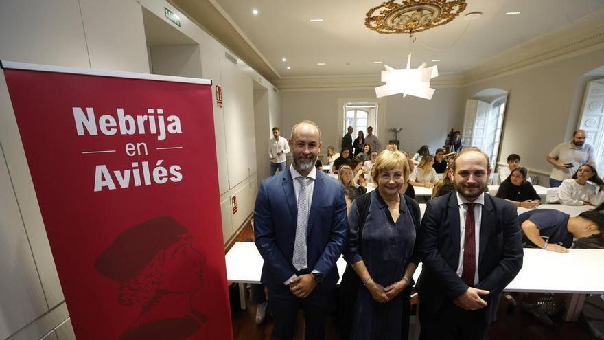 La Nebrija recibe a sus primeros alumnos de Enfermería en Avilés: "Hemos soñado con este momento durante muchos meses"