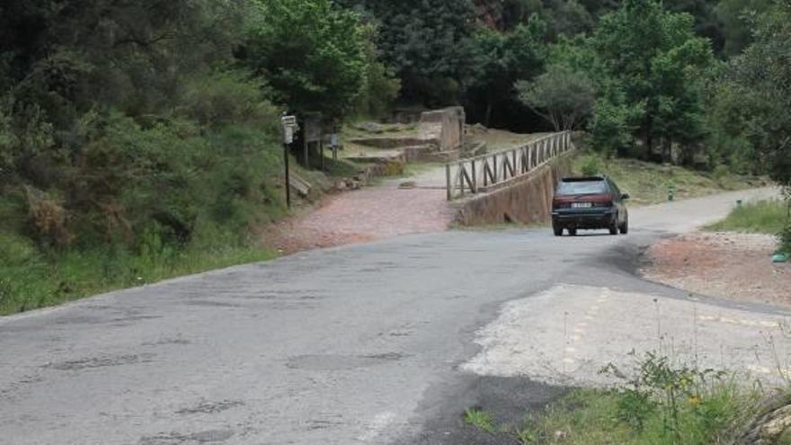 Cabanes pide ayuda a la diputación para actuar en la carretera de Miravet