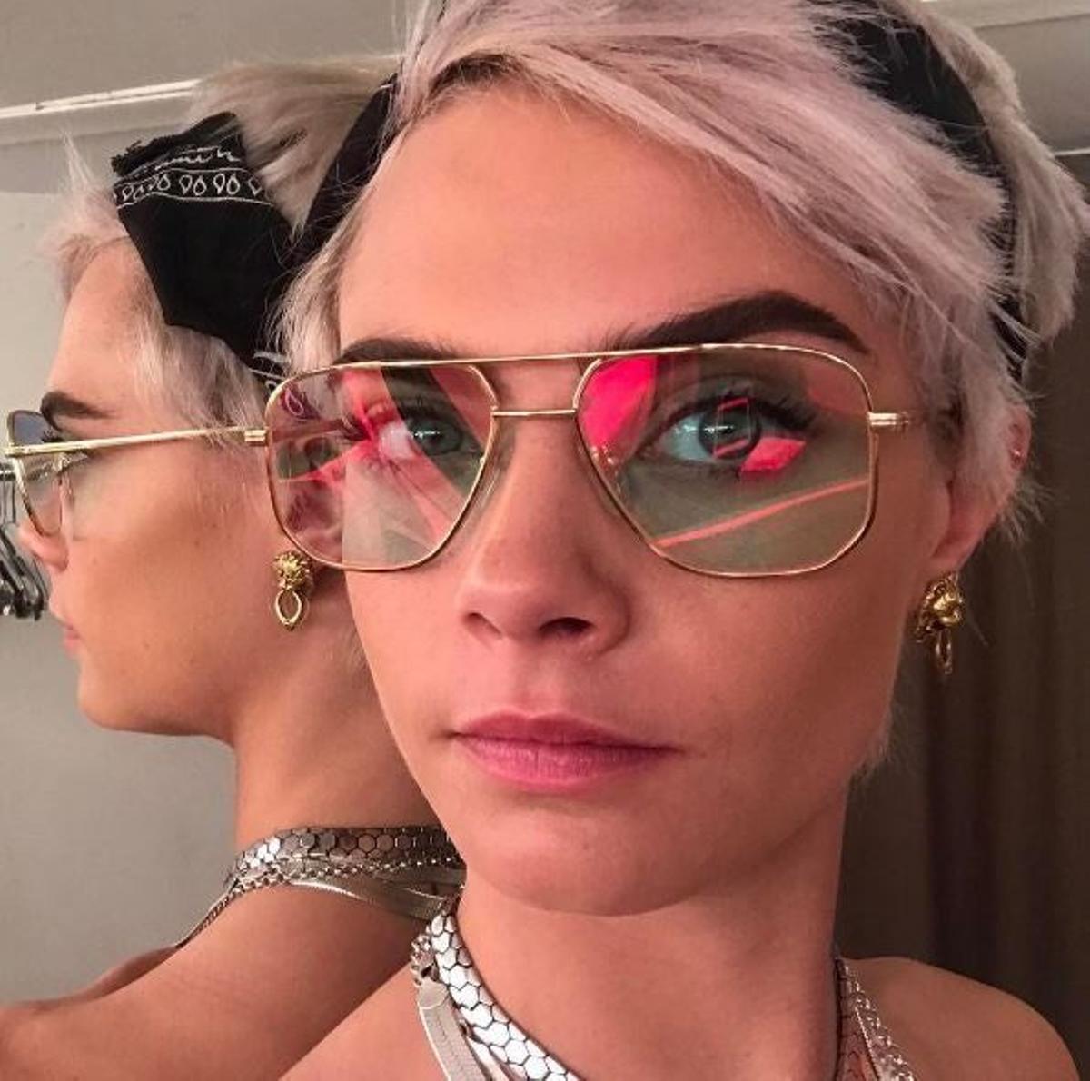 Cara Delevingne se corta (mucho) el pelo