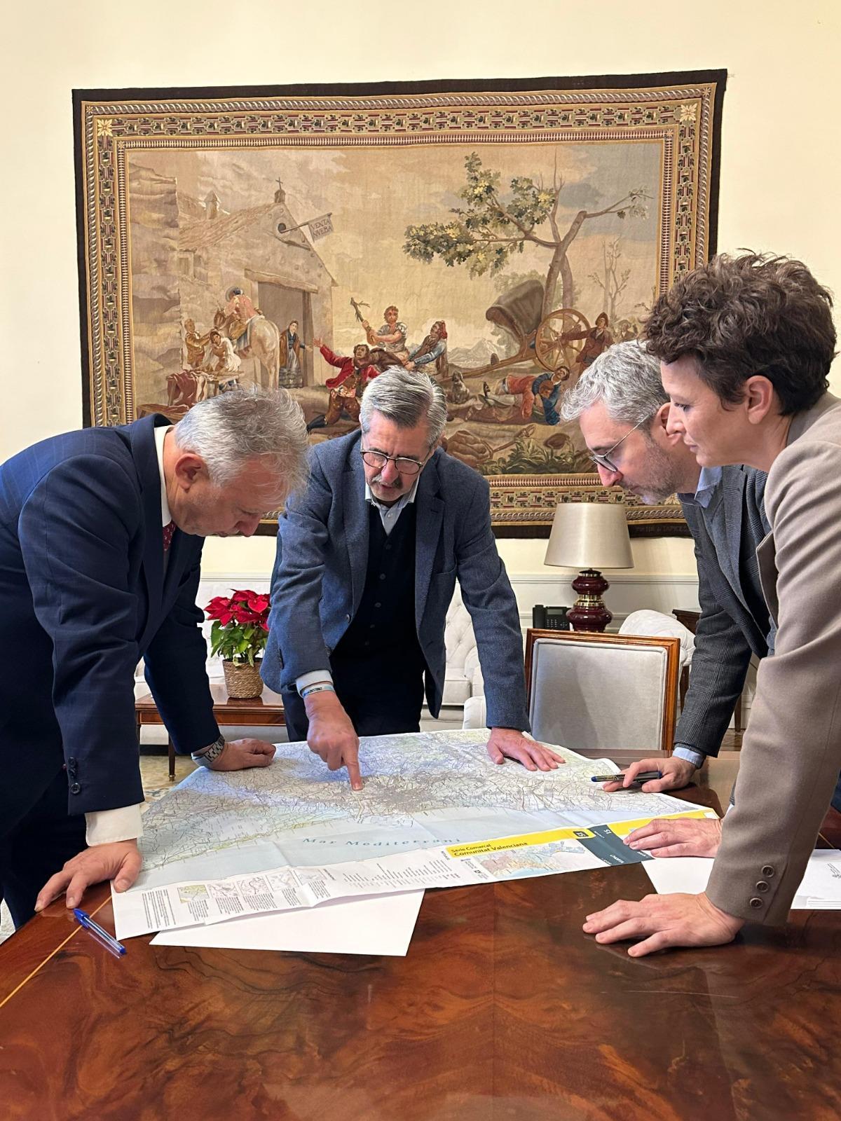 José María Ángel, en el centro, con el ministro Ángel Víctor Torres y el secretario de Estado Arcadi España.