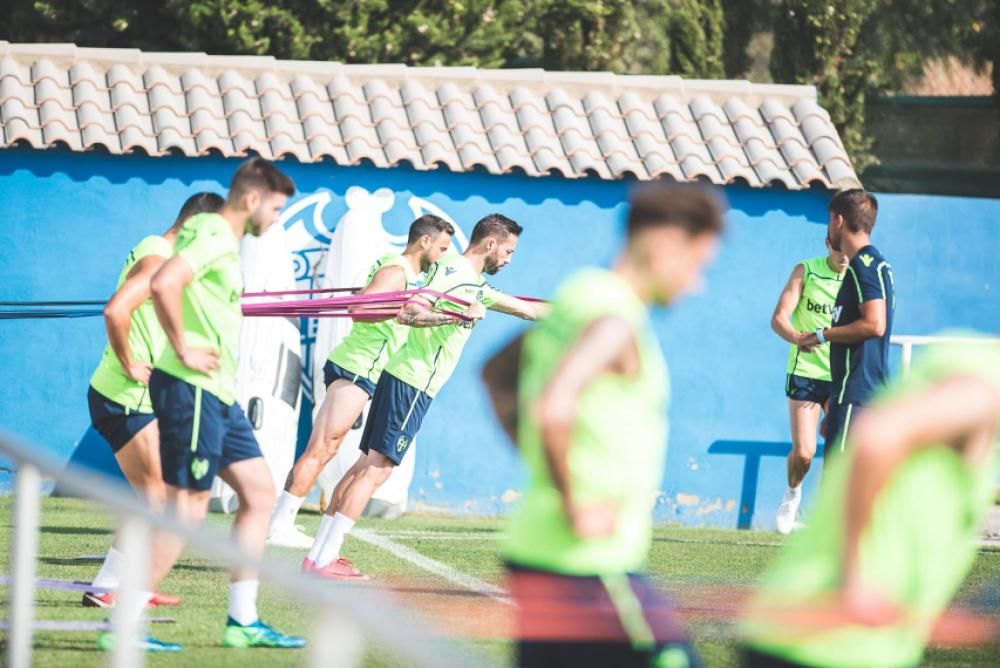 La pretemporada del Levante, en imágenes