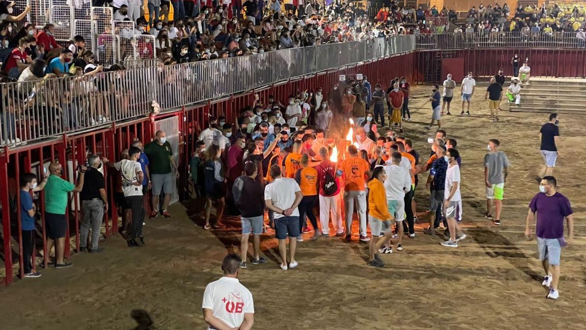 La televisión de ‘Mediterráneo’ ofrece esta noche en directo el toro embolado de las fiestas de les Alqueries. | MEDITERRÁNEO