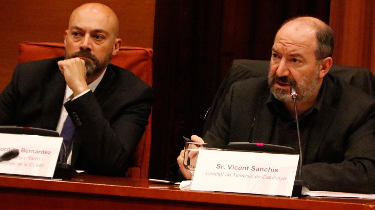 Saül Gordillo y Vicent Sanchís, en una comisión de control de la Corporació Catalana de Mitjans Audiovisuals, en el Parlament