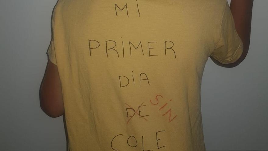 Camisetas protestas en el Ana María Navales.